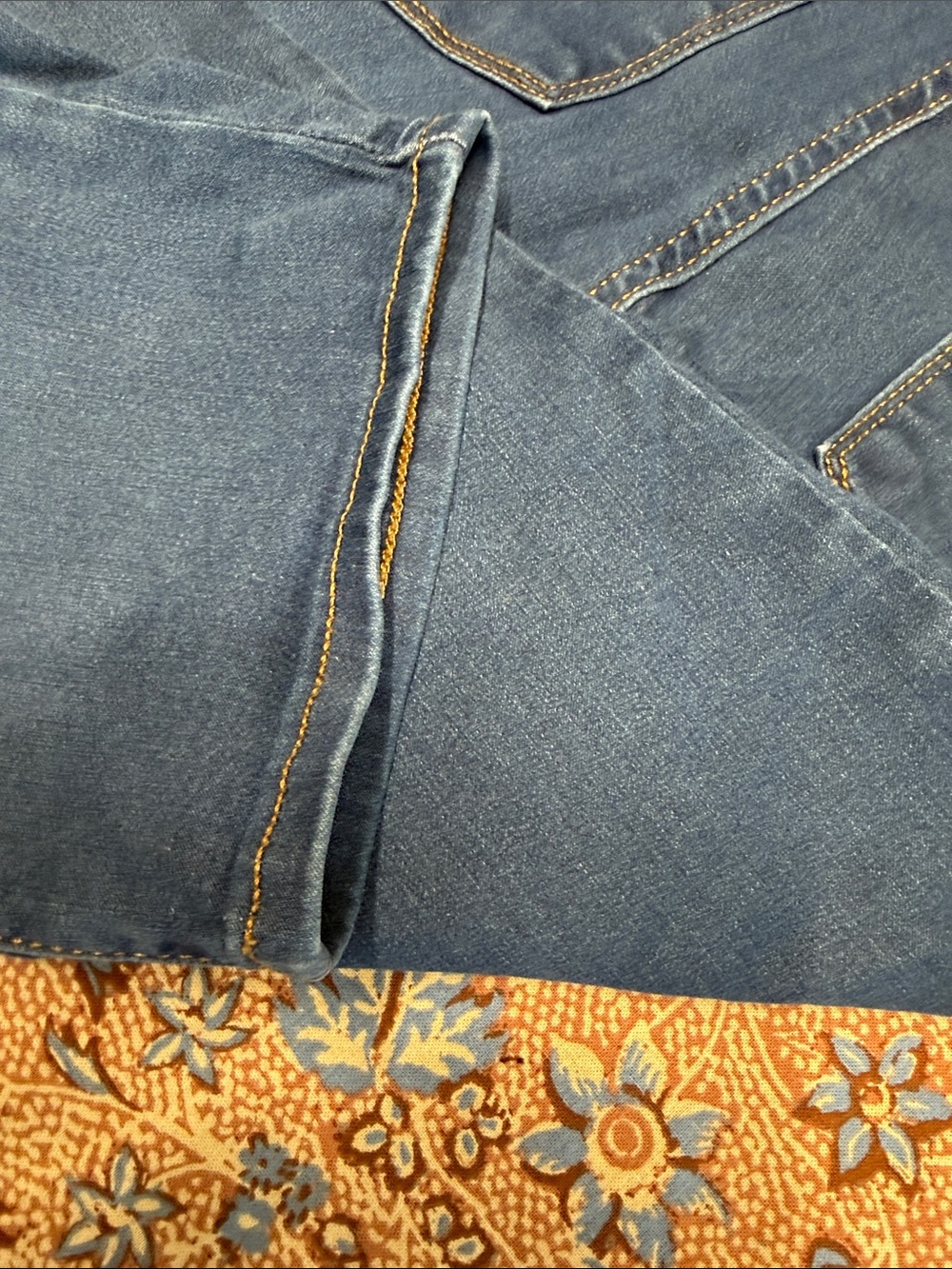 Gloria Vanderbilt Mid-Rise Straight Leg Jeans in Deep Blue - Picture 7 of 15